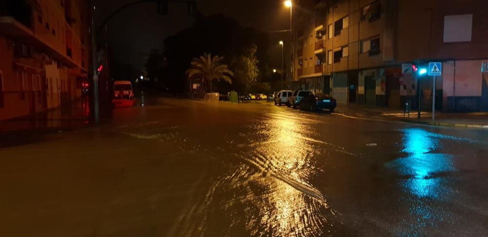 Las precipitaciones causan arrastres y cortes de carreteras en la Vega Alta