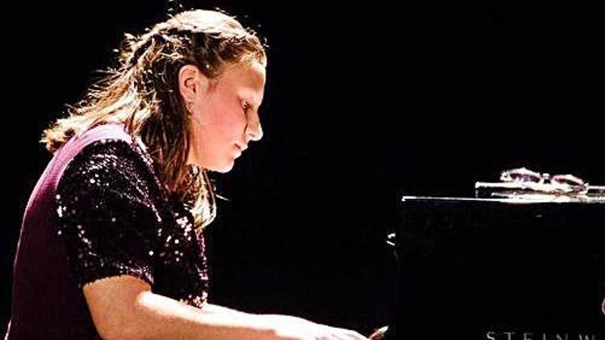 Nicoleta Mirca tiene 14 años y se presenta por primera vez al concurso de piano.