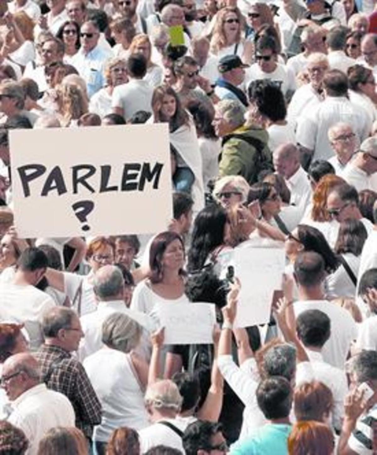 Manifestación por el diálogo, el pasado 7 de octubre, en Barcelona.