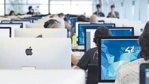 Les vacants de programador júnior cauen un 42% per la IA