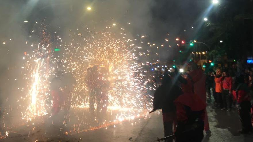 Un británico sufre un infarto en el Correfoc de Alicante