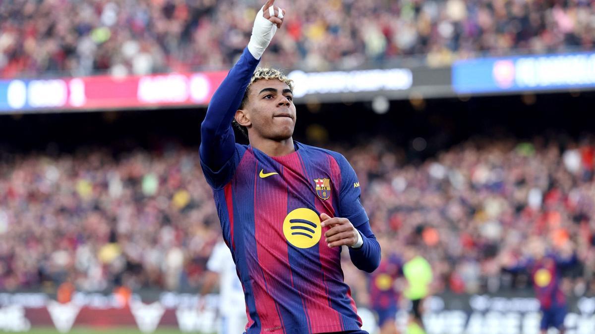 Lamine Yamal celebra su primer gol en el Camp Nou del sabádo.