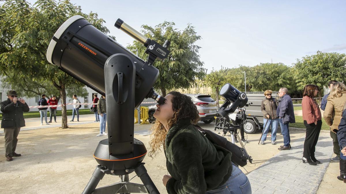 Observación del transito de Mercurio en la UA