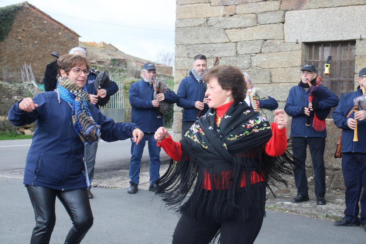 Villanueva de Valrojo vive su Domingo Gordo