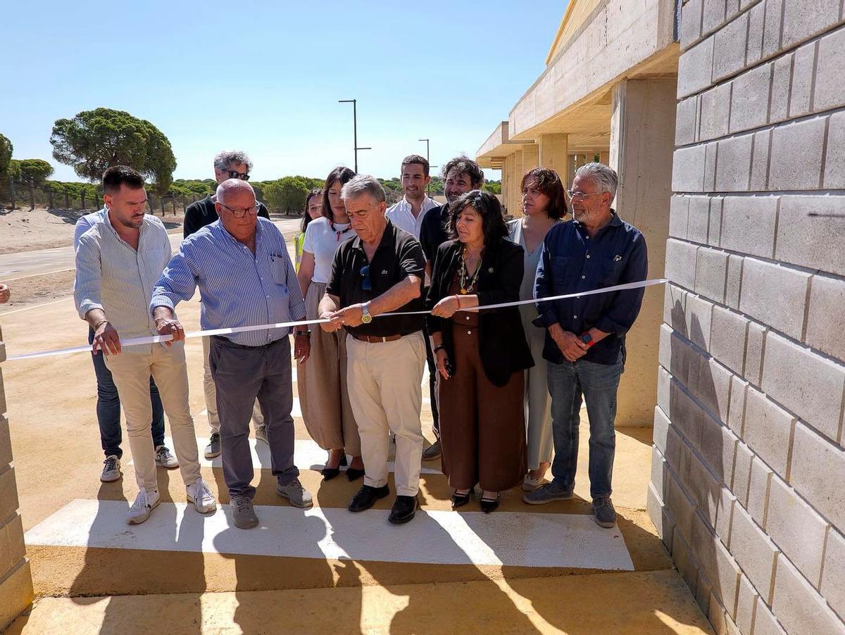 Acto de inauguración del mirador 'Puerta de Doñana'.