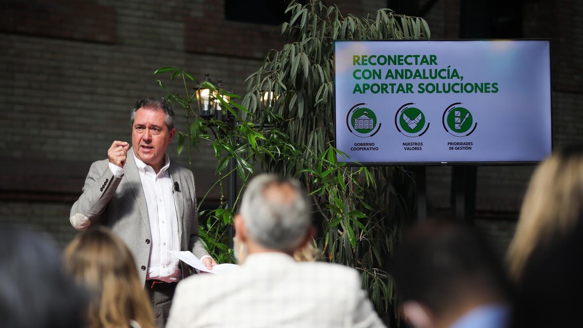 Juan Espadas presenta el martes en Sevilla la ponencia marco del XIV Congreso del PSOE de Andalucía.