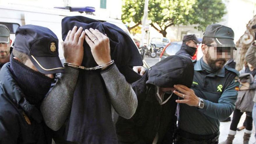 Dos policías nacionales, juzgados por robar casi 3 millones al Grupo Empresas Matutes en Ibiza