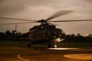 Mueren ocho personas tras estrellarse un helicóptero militar en Ecuador