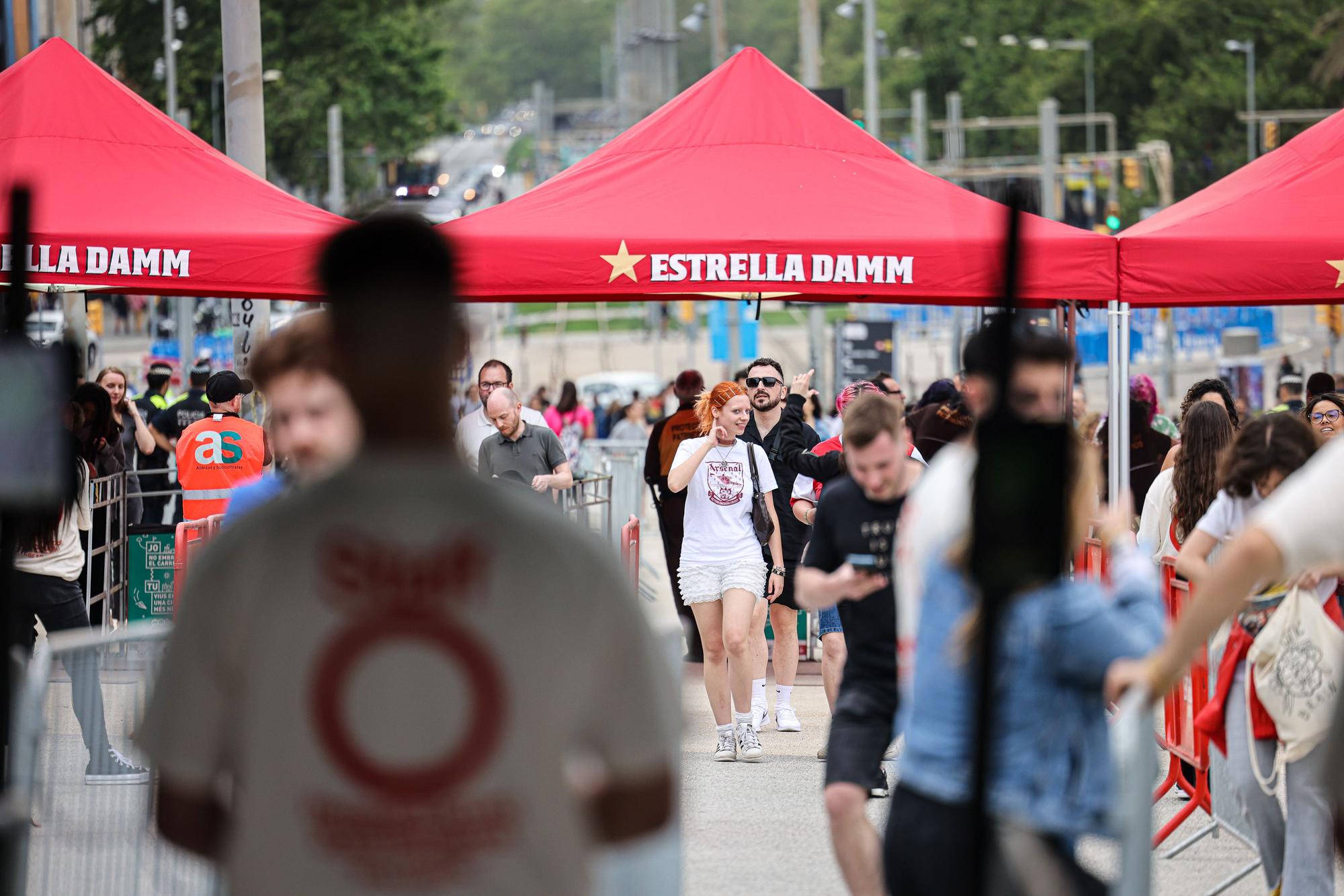 Públic accedint al Primavera Sound 2023 durant la jornada inaugural