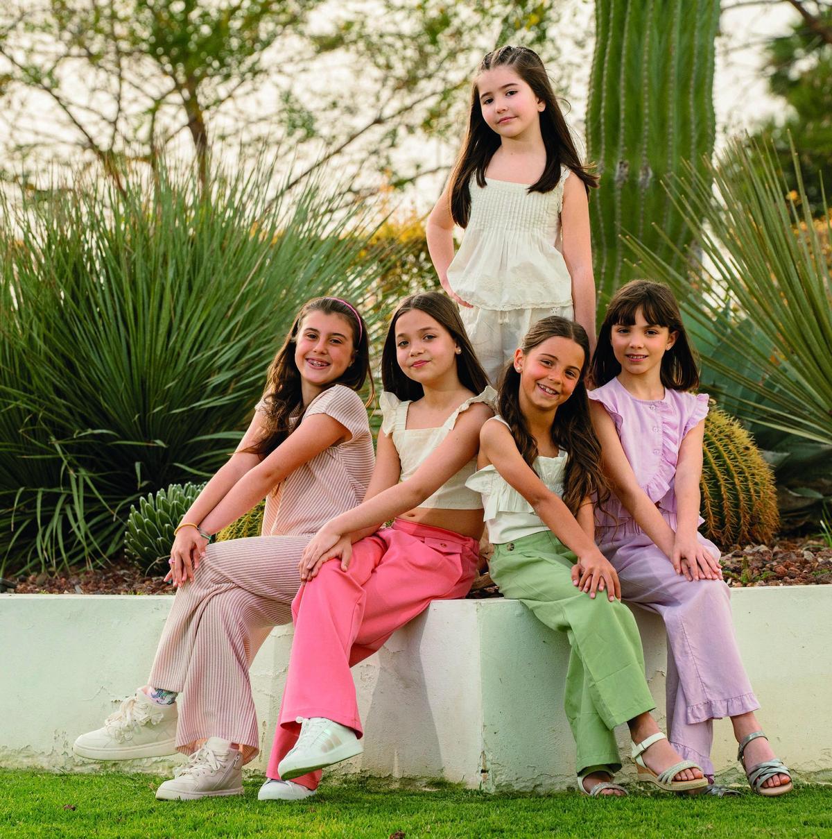Reina y damas de infantiles de las fiestas de San Juan 2026 en Catral