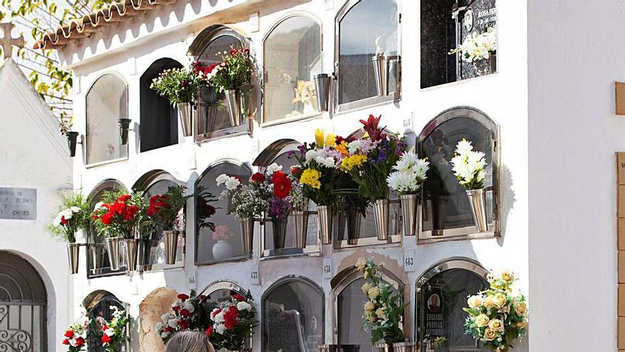 Vila amplía el horario de los cementerios para el día de Todos los Santos