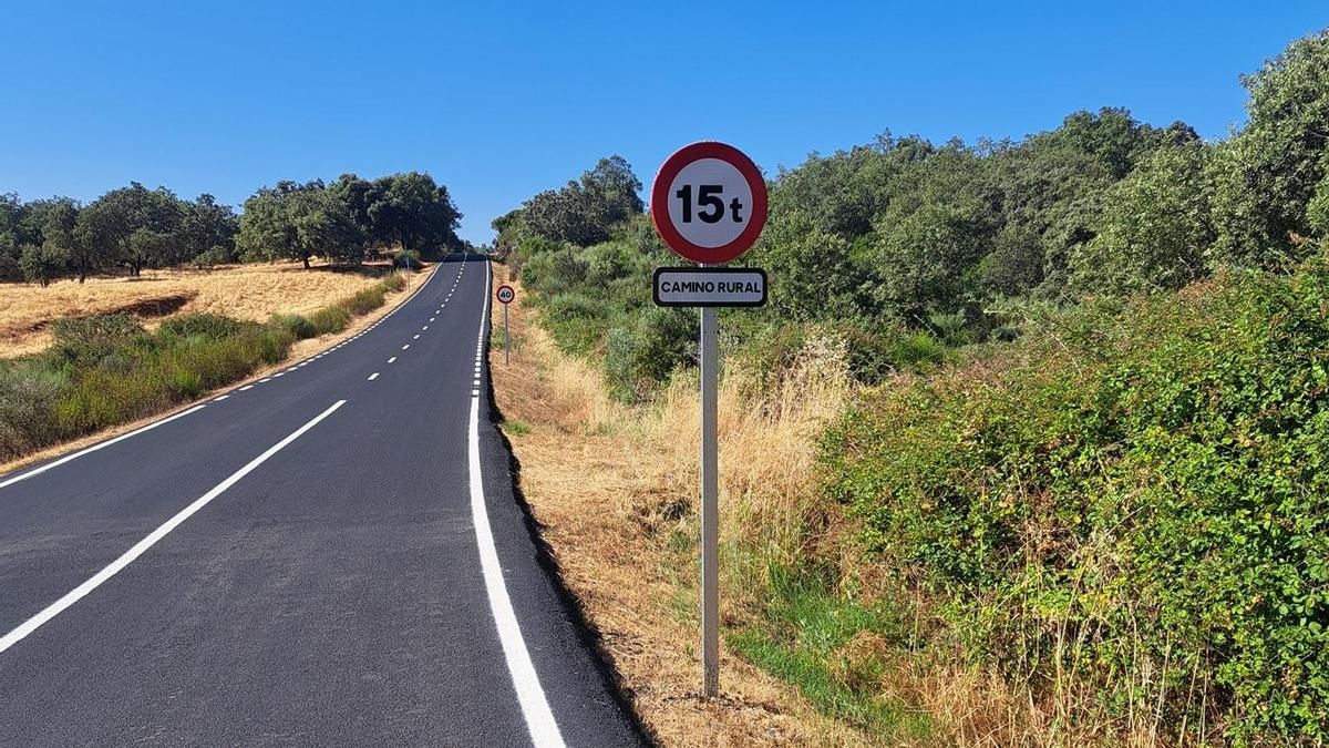 Camino rural que ha sido mejorado.
