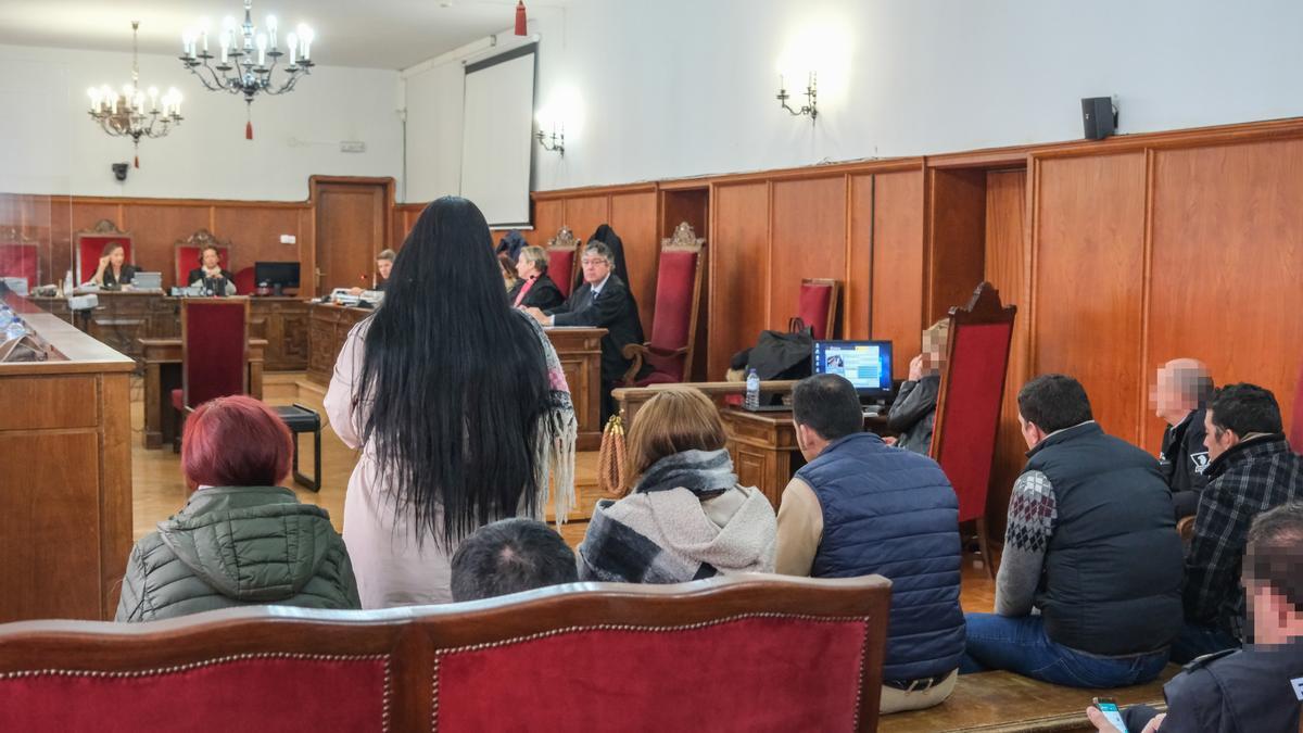 Los acusados durante el juicio en la Audiencia Provincial de Badajoz.