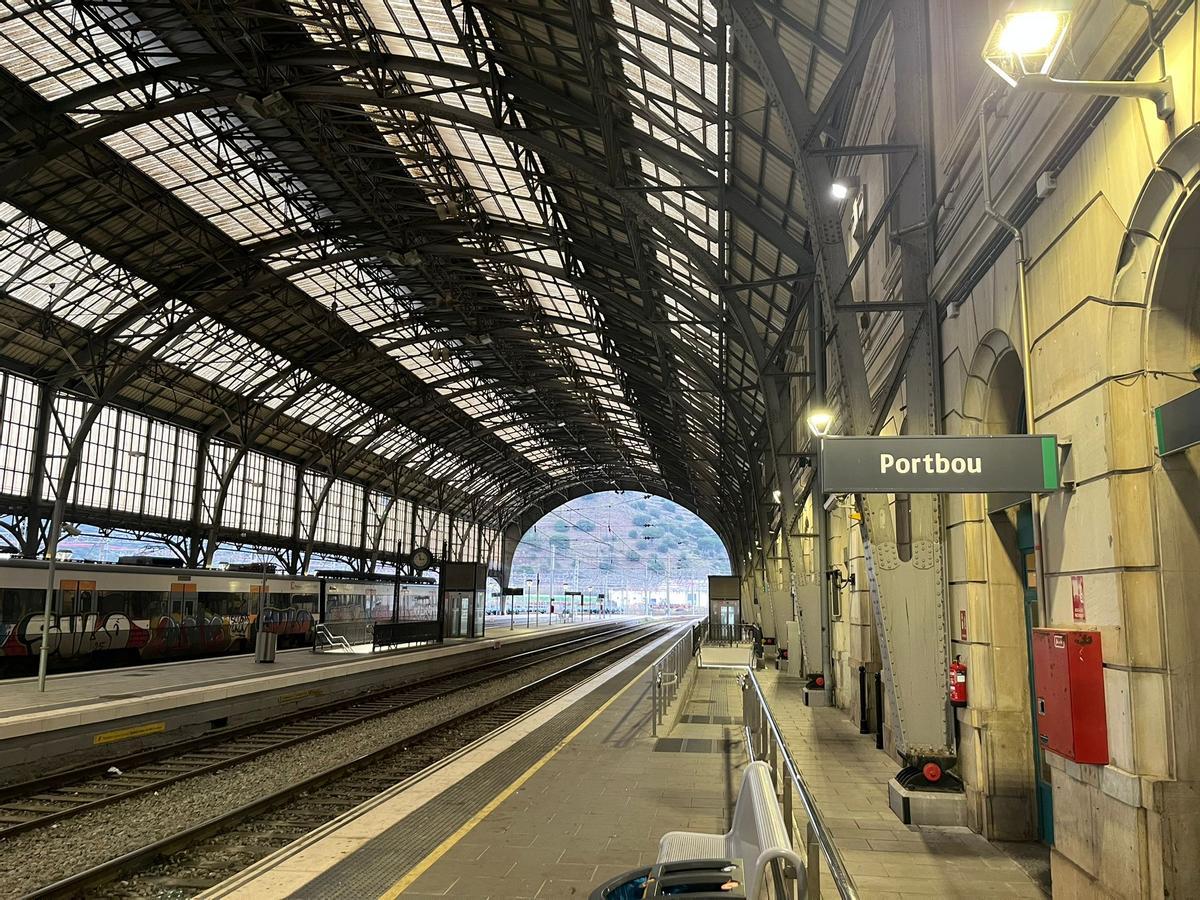 La estación de Portbou es uno de los nudos ferroviarios transfronterizos más importantes de Europa