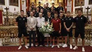 El Córdoba CF realiza su tradicional homenaje floral a San Rafael