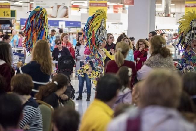 Donacion premio Reina del Carnaval del Centro ...