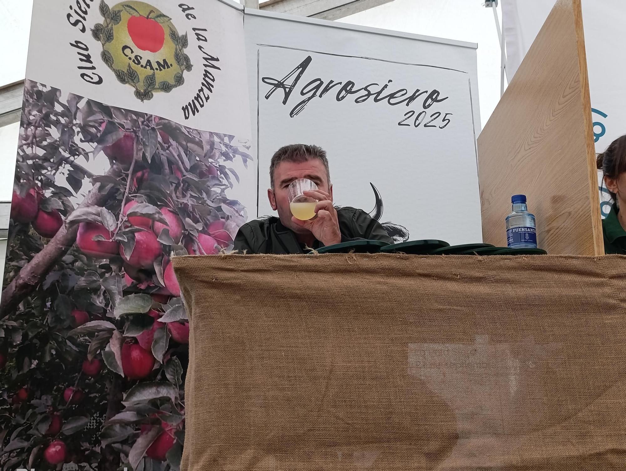 Miguel Ángel Pereda y José Manuel Sánchez, ganadores de los concursos de sidra de Agrosiero