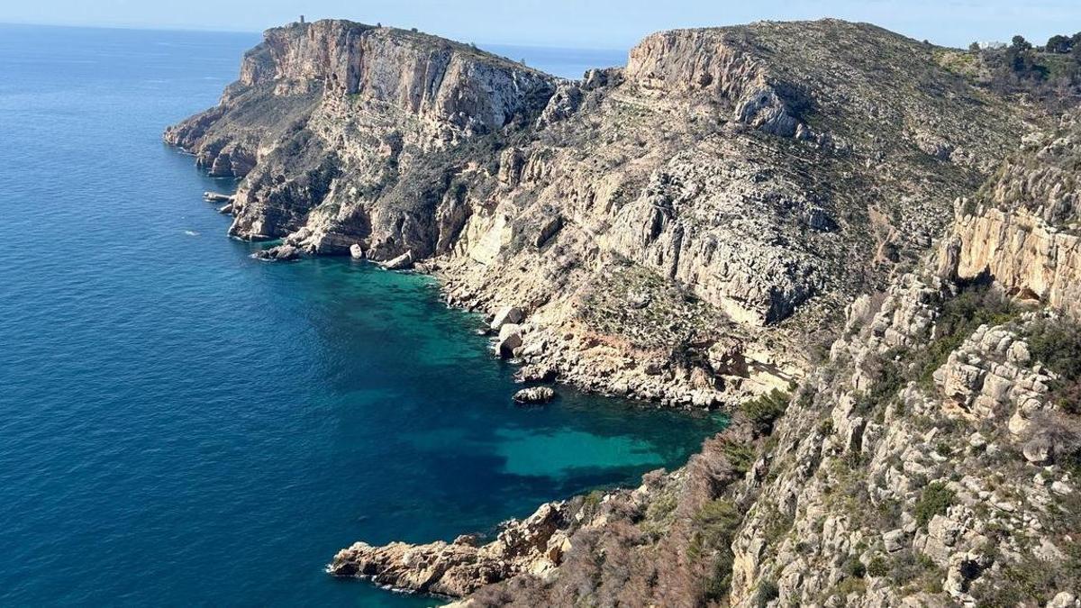 Imagen de la costa de la cala de Llebeig, en Moraira y Benitatxell