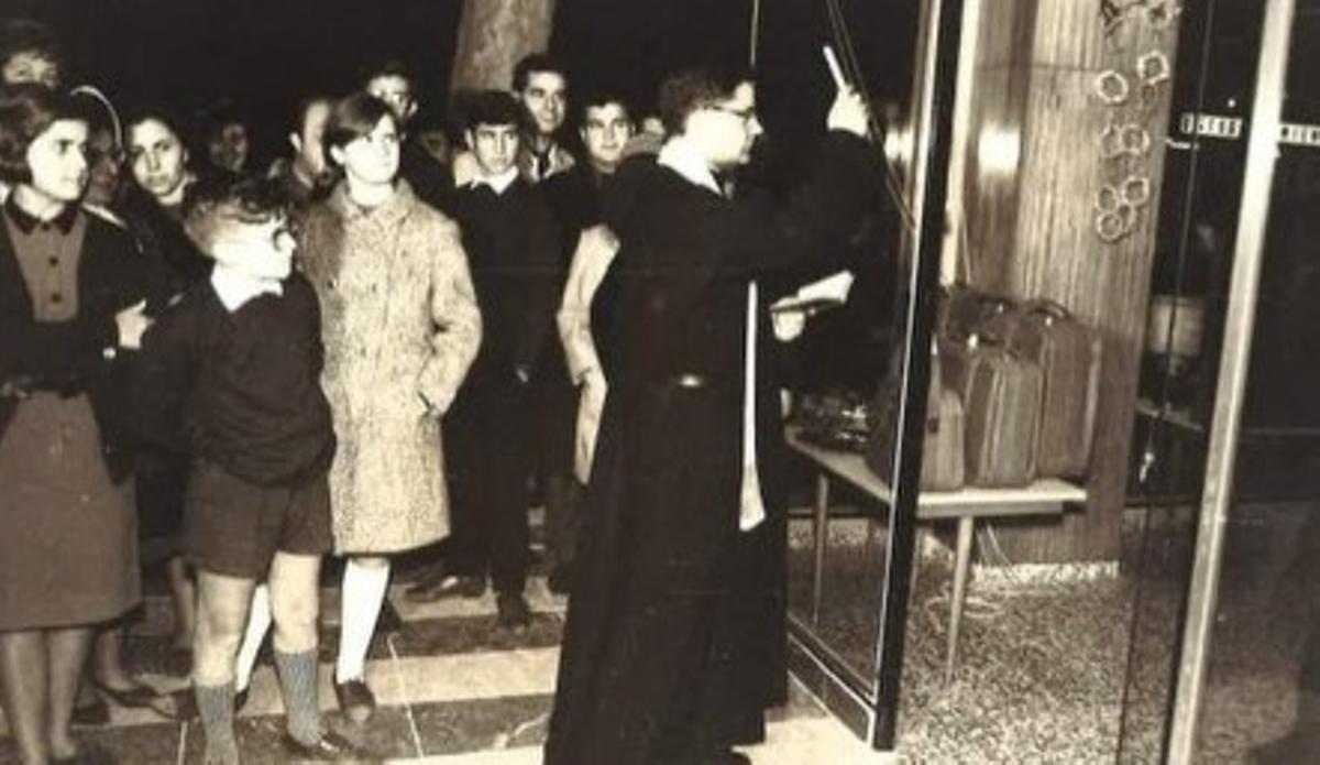 El bendito comercio tradicional: imagen de la inauguración en 1968