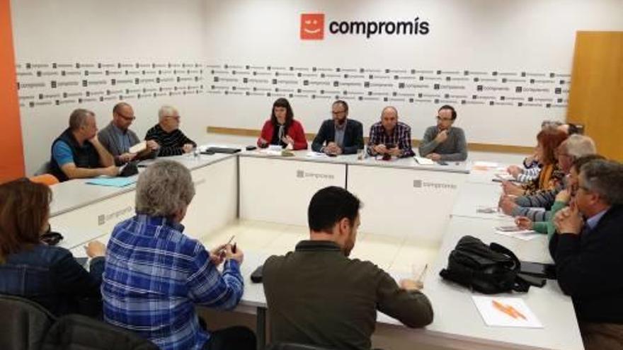 Un momento de la reunión de ayer entre los distintos partidos.