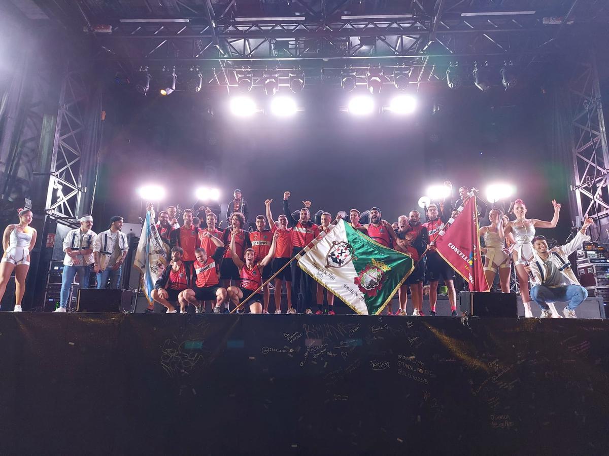 La celebración del ascenso de la "Maruxía" de Bueu a la ACT