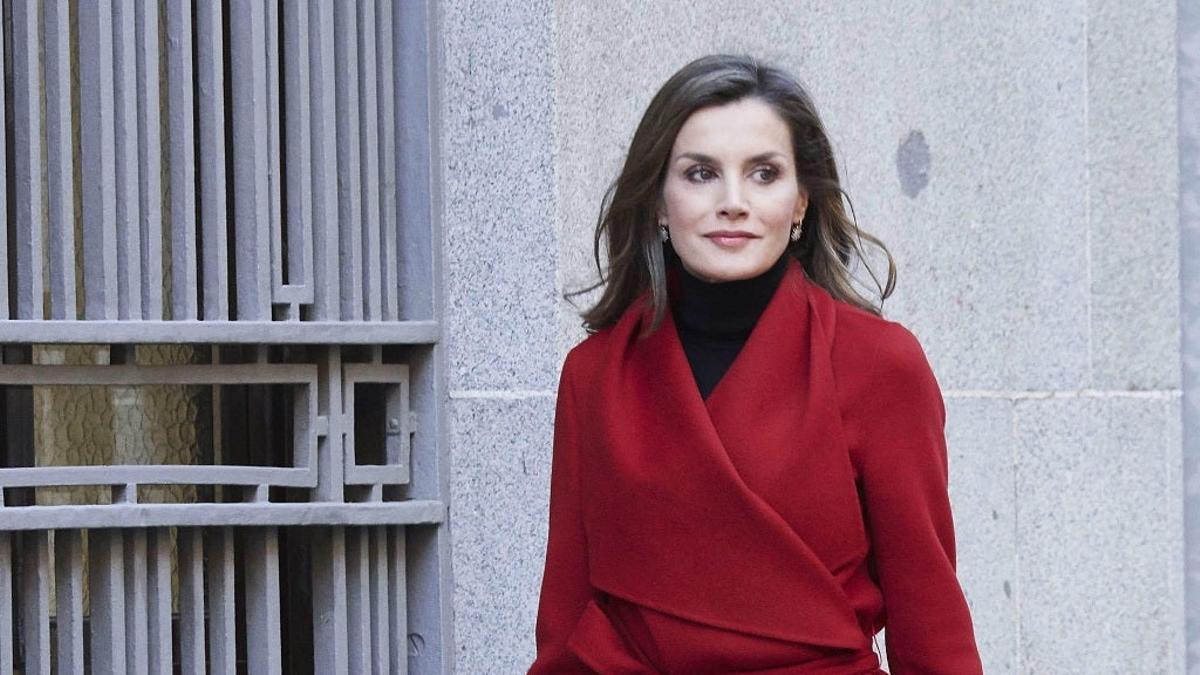 Doña Letizia con total look rojo