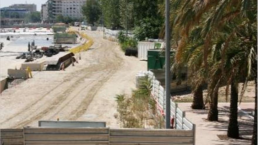 La zona amb jardins es recuperarà fins a l&#039;antiga carretera que creuava el parc a l&#039;espera que es faci l&#039;estació.