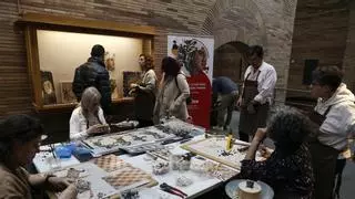 Los alumnos de la EASD de Mérida muestran este martes en directo su talento artesano en el Museo Romano