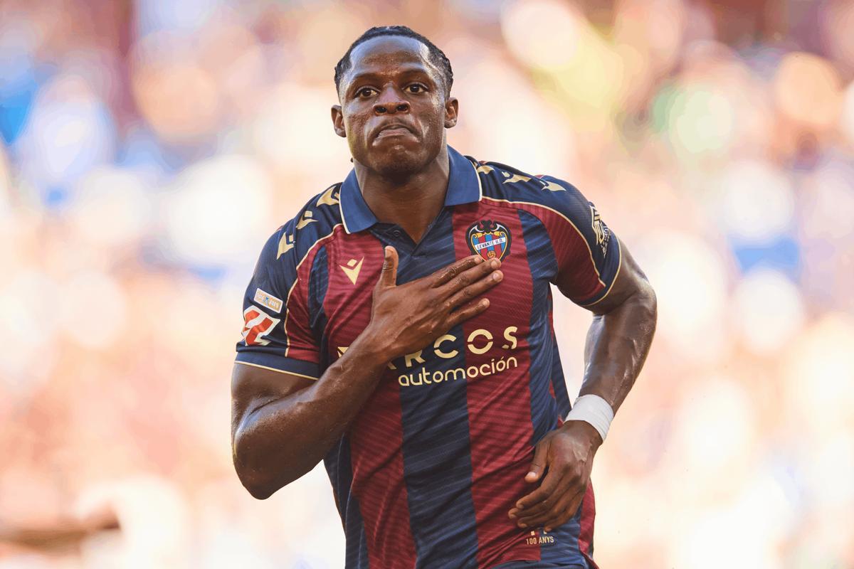 Etta Eyong suma cinco goles y una asistencia en nueve partidos con el Levante UD