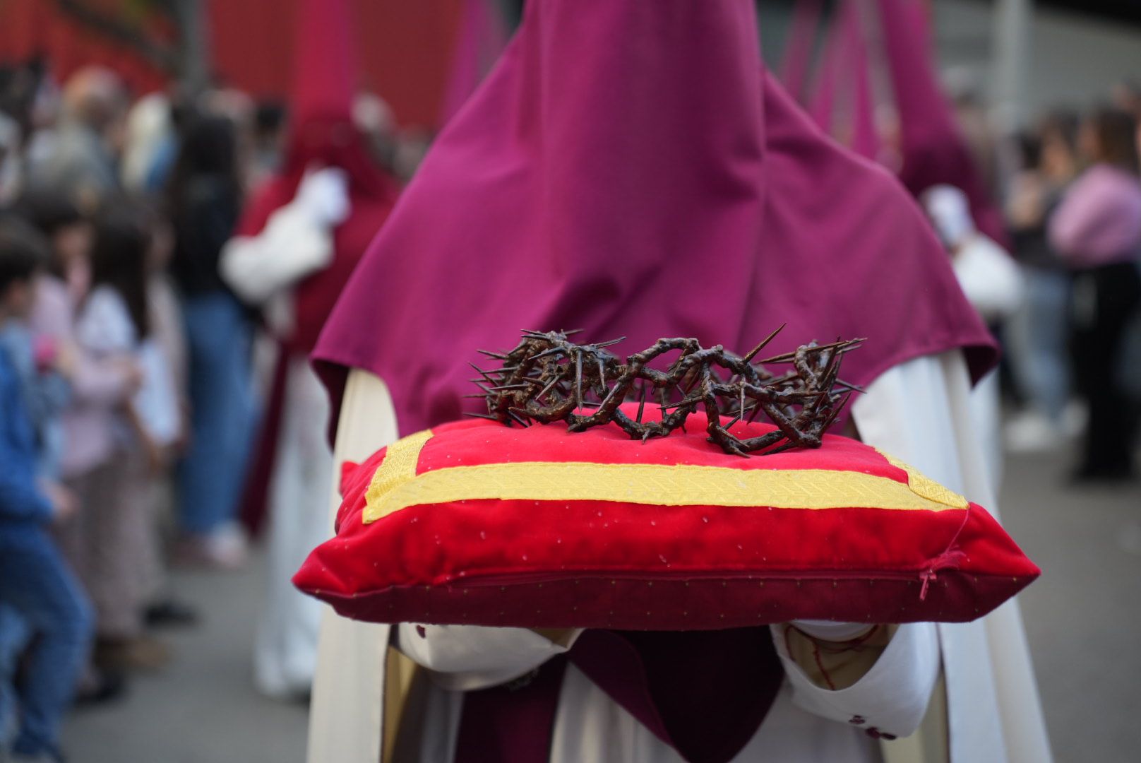 La salida del Cristo de las Lágrimas, en imágenes