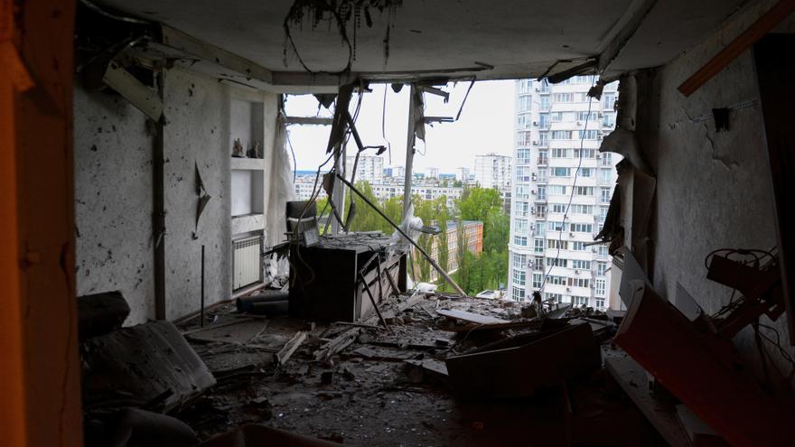 Imagen de archivo de un edificio tras un ataque ruso en Kiev.