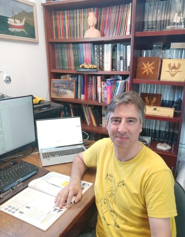 Toni Villalonga (EPIC), estudiando inglés para su examen.