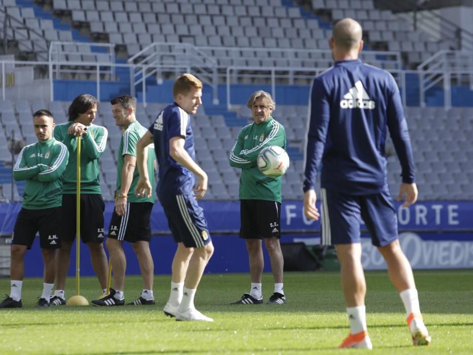 Entrenamiento del Real Oviedo en el Carlos Tartiere