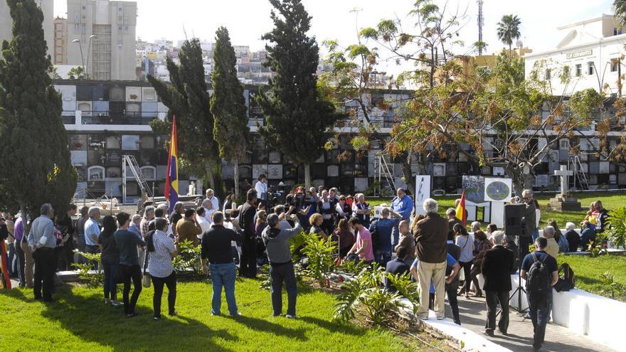 Las familias de San Lorenzo llevan a Hidalgo al juez por no exhumar a los fusilados