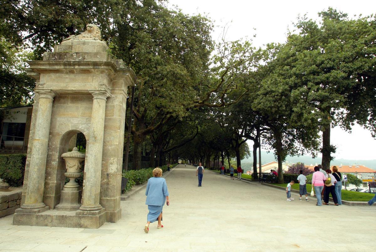 O Paseo dos Leóns da Alameda de Santiago