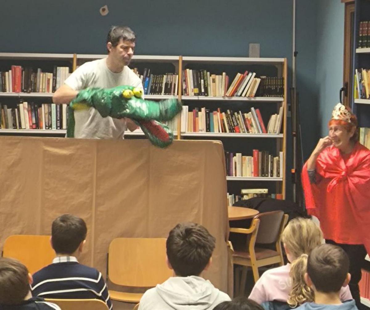 Cuentacuentos con Roberto Malo y María José Menal. | SERVICIO ESPECIAL