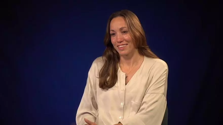 Jessica Vall anuncia entre l芍grimas su retirada de las piscinas
