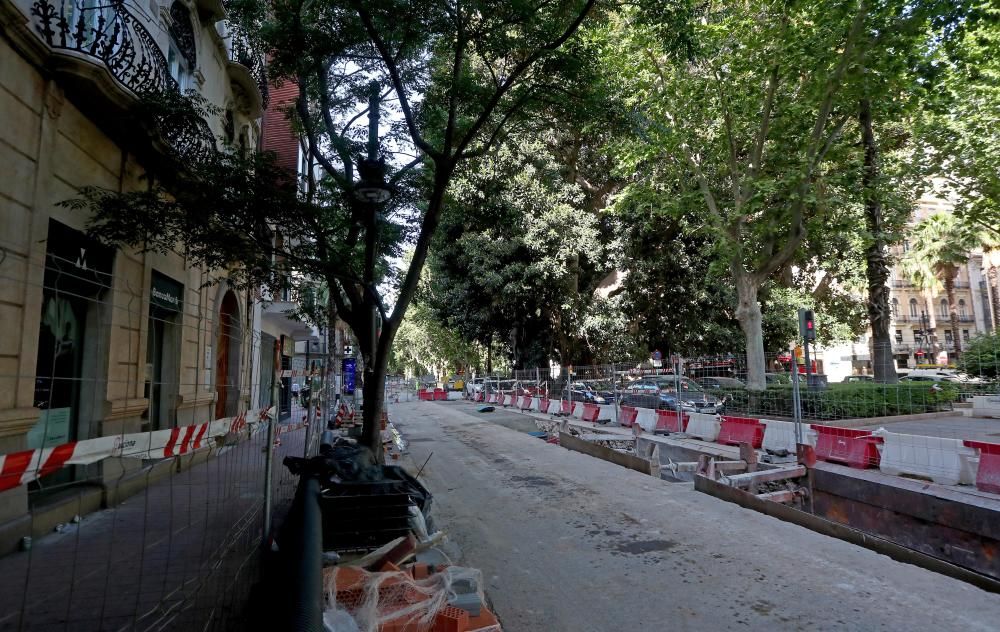 La Gran Vía Marqués del Turia, levantada por obras.