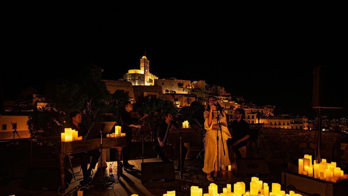 Un concierto de Eivissa Daurada en Dalt Vila
