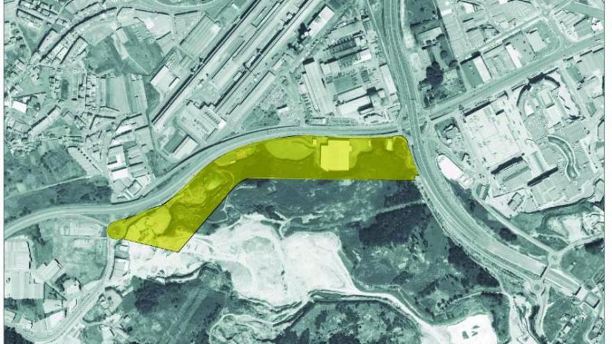 El polígono de Monte da Fieiteira, en amarillo. La finca subastada se encuentra en la parte occidental.   | // La Opinión