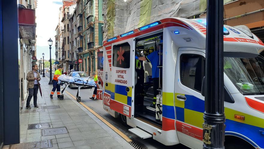 Una pelea entre toxicómanos en un piso del centro de Gijón deja a uno de ellos herido por una puñalada