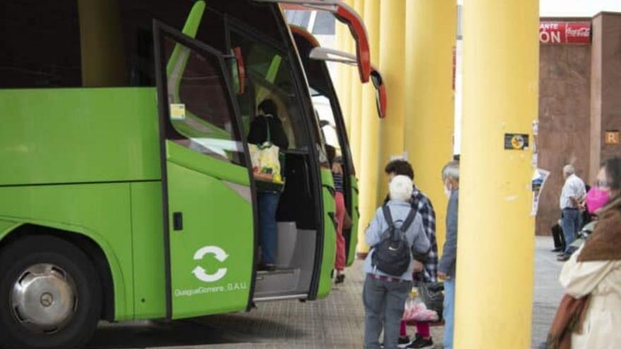 Más de 2.000 pasajeros usaron GuaguaGomera en las Fiestas Lustrales