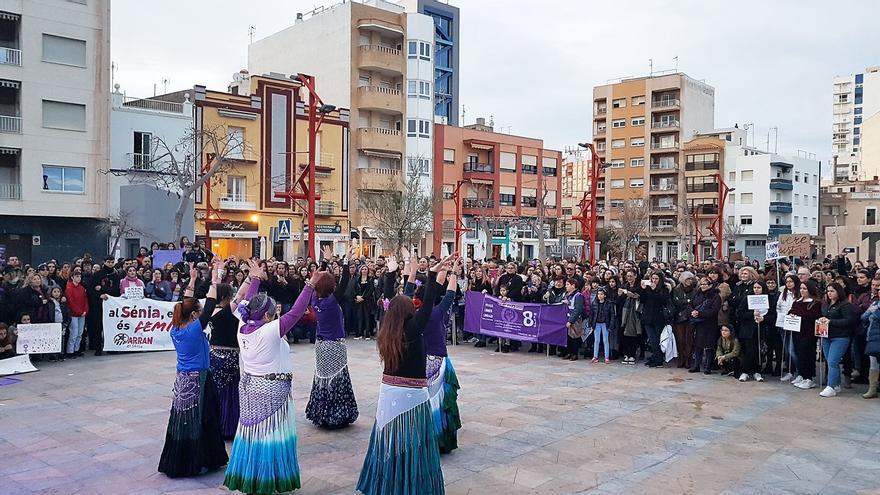 Vinaròs enciende la luz violeta en el consistorio