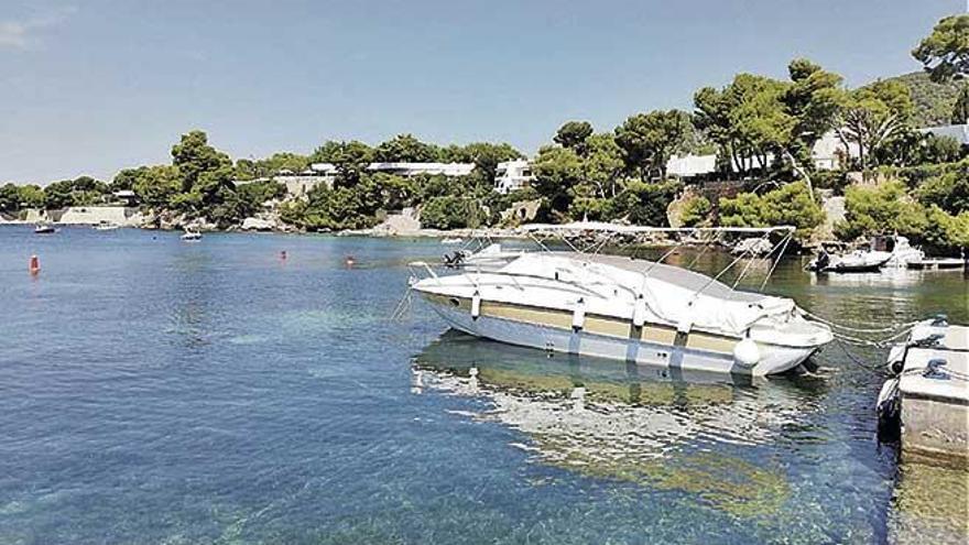 El pequeño puerto de la Costa de los Pinos se ha quedado pequeño según sus usuarios.