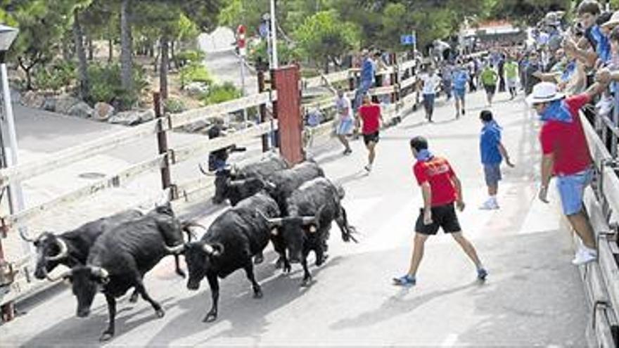 Autos locos y los eventos taurinos con ‘pedigree’ llenan Orpesa