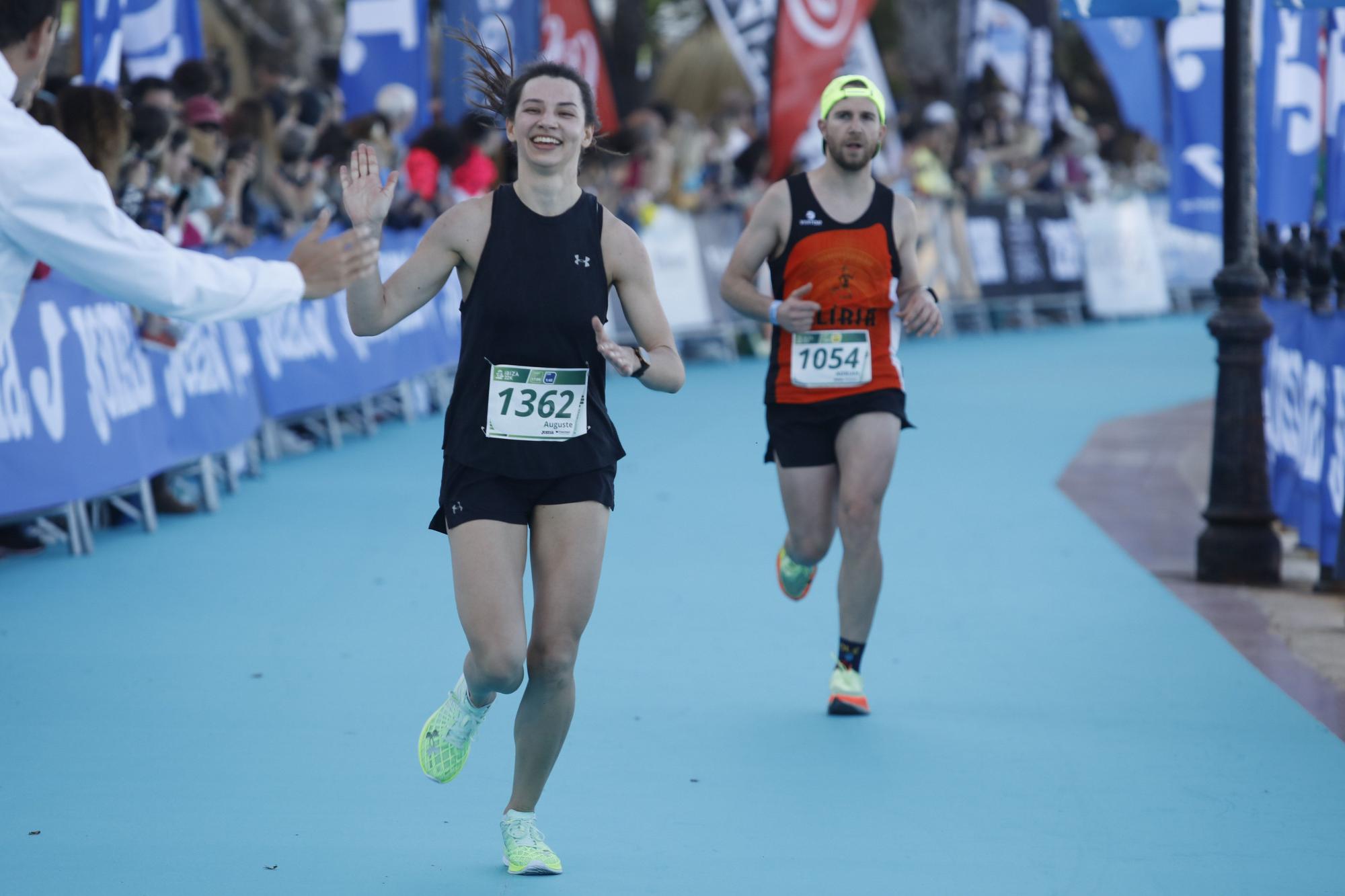 Búscate en nuestra galería de fotos del Santa Eulària Ibiza Marathon