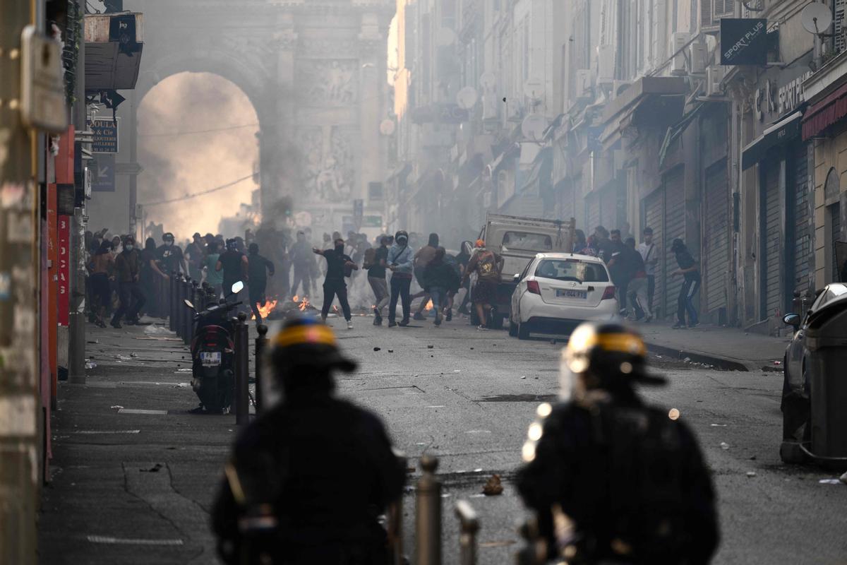 Los disturbios se extienden por Francia en la cuarta noche de protestas