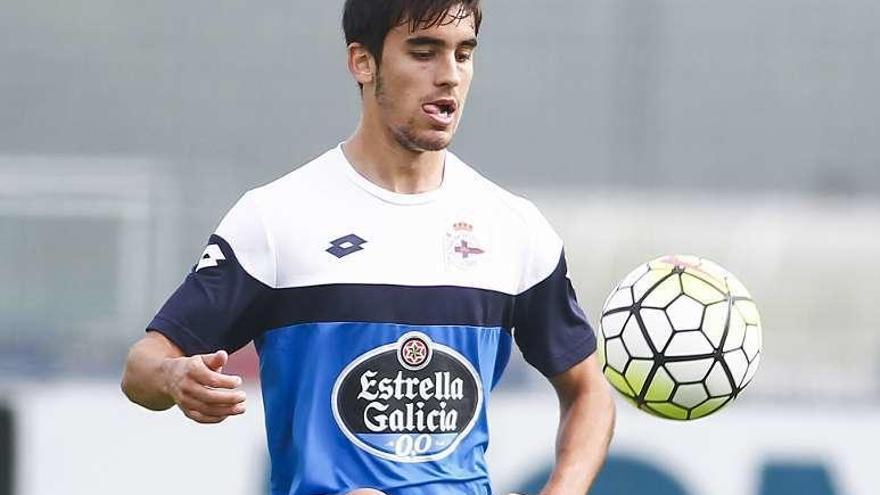 Álvaro Queijeiro continúa entrenándose con el primer equipo