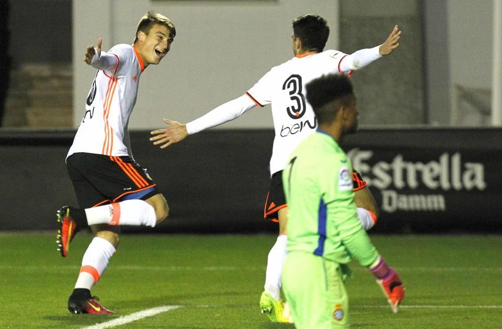 Las mejores imágenes del Valencia Mestalla - Espanyol B