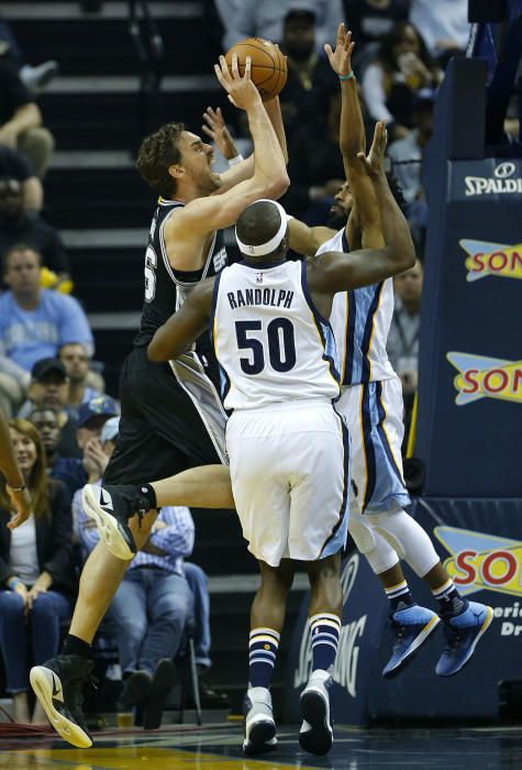 San Antonio Spurs - Memphis Grizzlies Basketball